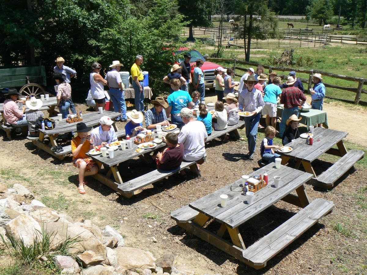 French Broad Outpost Ranch 호텔 Del Rio 외부 사진